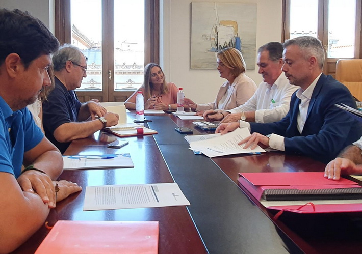 Junta y Ayuntamiento de Motril acercan posturas y definen las líneas básicas de actuación para esta legislatura